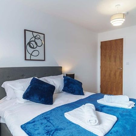 Stunning 2 Bed Apartment In Salford With Views Manchester Zewnętrze zdjęcie