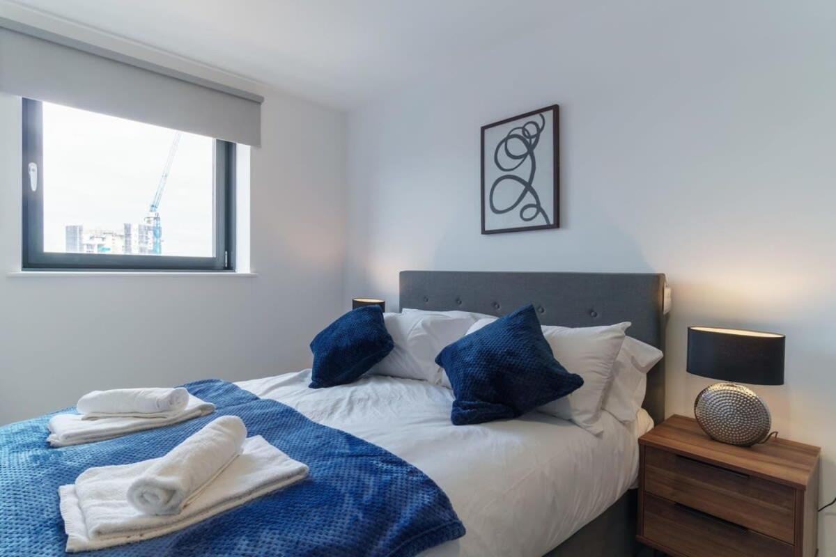 Stunning 2 Bed Apartment In Salford With Views Manchester Zewnętrze zdjęcie