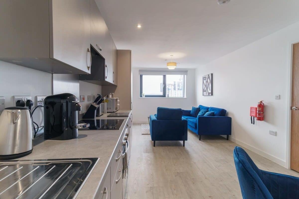 Stunning 2 Bed Apartment In Salford With Views Manchester Zewnętrze zdjęcie