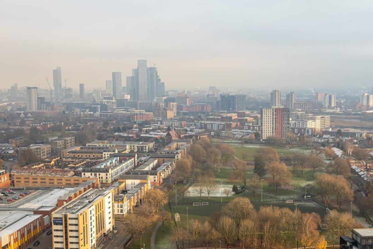 Stunning 2 Bed Apartment In Salford With Views Manchester Zewnętrze zdjęcie